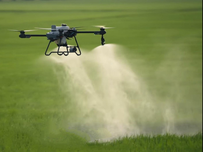 Máy bay nông nghiệp giá bao nhiêu tiền và có nên mua không?