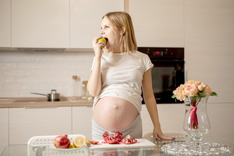 Mẹ bầu nên ăn hoa quả gì để bổ sung vitamin?