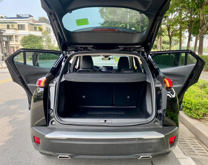 Peugeot 2008 nội thất mấy chỗ ngồi và có gì nổi bật