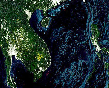 Với bản đồ vệ tinh trực tuyến chất lượng cao Việt Nam, bạn có thể xem chi tiết tất cả các khu vực của đất nước. Được trang bị hệ thống hiển thị hình ảnh độ phân giải cao, bạn có thể chiêm ngưỡng từng chi tiết và tận hưởng chuyến đi trực tuyến thật đầy trải nghiệm.