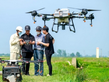 Học lái máy bay nông nghiệp ở đâu và học phí bao nhiêu? - Doanh Thương