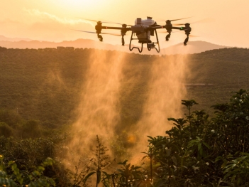 Máy bay nông nghiệp t50 giá bao nhiêu và lý do nên đầu tư? - Doanh Thương