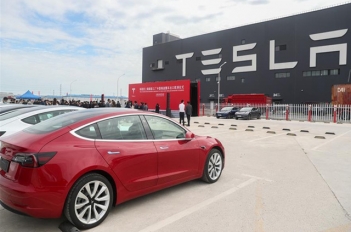 Tesla trang bị tính năng xe ô tô tự lái hoàn toàn mới